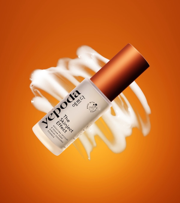 Yepoda – The Skinject Effect Essenza di nuova generazione a base di PDRN vegano, progettata per favorire il rinnovamento cutaneo e migliorare la texture della pelle. La formula combina esosomi derivati dal kimchi e spicule vegane, che ottimizzano l’assorbimento degli attivi, con ingredienti idratanti e lenitivi come acqua di crusca di riso e acido ialuronico. Il risultato è una pelle più elastica e luminosa, con un approccio avanzato che unisce innovazione clinica e filosofia Clean K-Beauty.