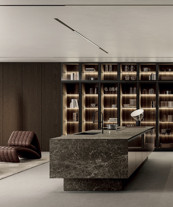 Febal Casa. L’isola Atlas della cucina Origina abbina Laminam Emperador Extra Lucidato per piano e basamento, alluminio specchio bronzo per zoccolo e anta