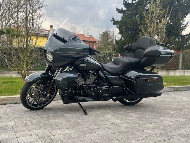 Harley-Davidson Street Glide Limited, le foto della prova