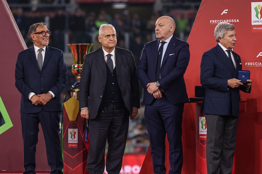 Ignazio La Russa, il proprietario della Lazio Claudio Lotito, il presidente dell'Inter Giuseppe Marotta ed Ezio Simonelli durante la finale della Coppa Italia Frecciarossa 2025/2026. (LAPRESSE)