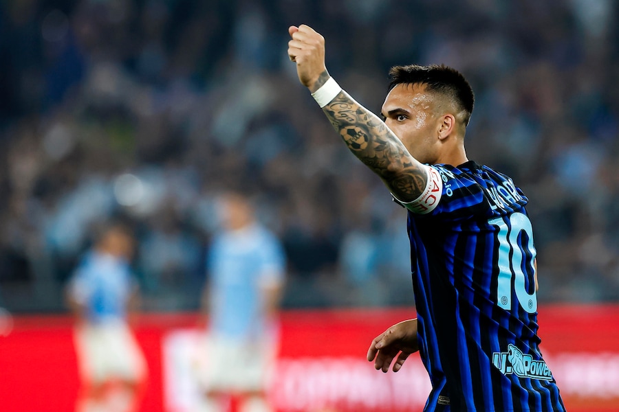 Lautaro Martinez dell’Inter esulta dopo aver segnato il gol del 2-0 durante la finale di Coppa Italia tra la SS Lazio e l’FC Inter allo Stadio Olimpico di Roma. (ANSA)