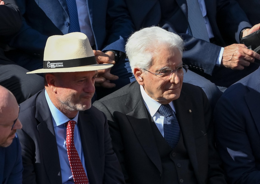 Il presidente italiano Sergio Mattarella assiste alla finale del singolare maschile tra l'italiano Jannik Sinner e il norvegese Casper Ruud (ANSA/ALESSANDRO DI MEO)