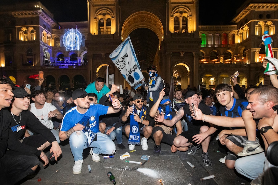 Arrivo del bus con i giocatori dell’Inter in Piazza Duomo per i festeggiamenti con i tifosi (Foto di Marco Ottico/Lapresse) (LAPRESSE)