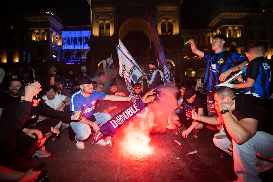 Arrivo del bus con i giocatori dell’Inter in Piazza Duomo per i festeggiamenti con i tifosi (Foto di Marco Ottico/Lapresse) (LAPRESSE)