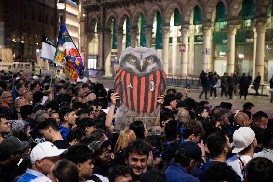 Arrivo del bus con i giocatori dell’Inter in Piazza Duomo per i festeggiamenti con i tifosi (Foto di Marco Ottico/Lapresse) (LAPRESSE)