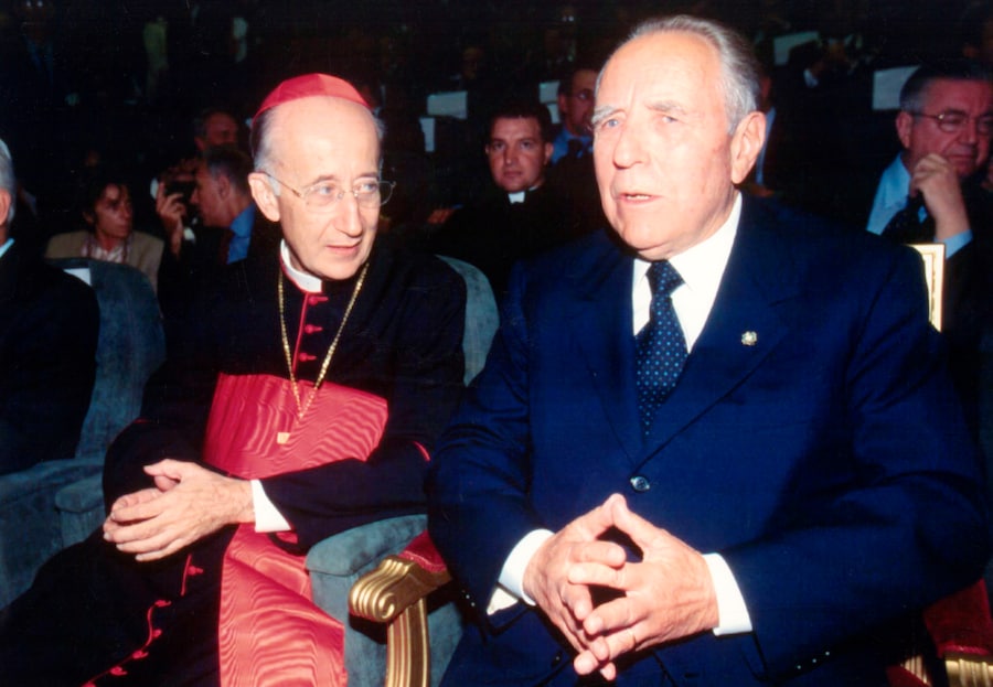 Il cardinale Ruini con il presidente Carlo Azeglio Ciampi nel 1999 (LaPresse)
