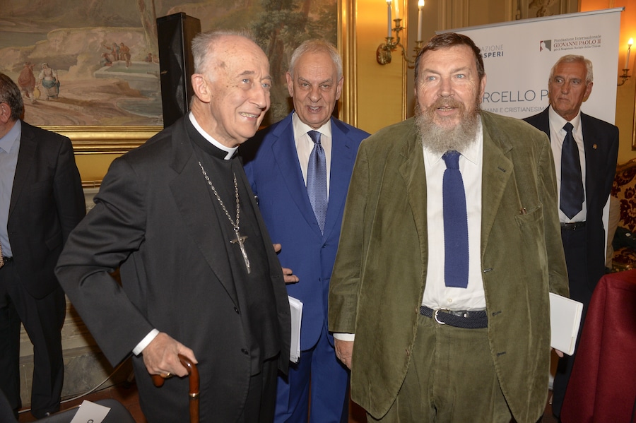 Il cardinale Ruini con Giuliano Ferrara e Marcello Pera (IMAGO ECONOMICA)
