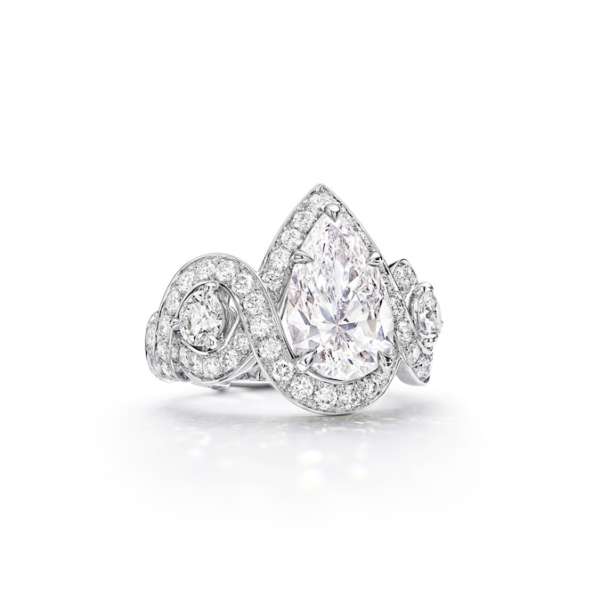 TIFFANY & CO. Twin Bud, in platino con diamante taglio pera (4,10 ct), Blue Book 2026 Hidden Garden