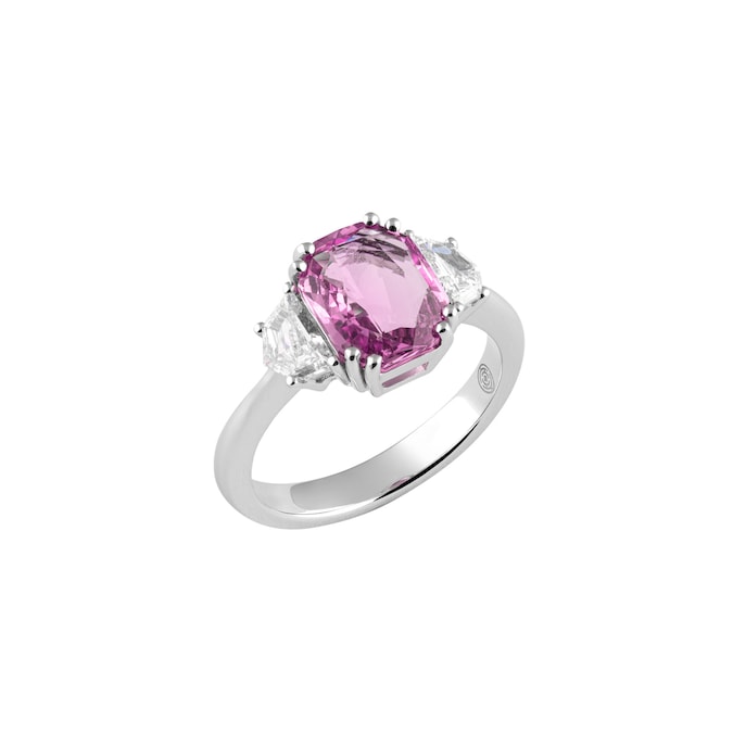 PISA DIAMANTI. Unique in oro bianco con zaffiro rosa taglio cuscino (3,07 ct) incastonato tra due diamanti triangolari (0,59 ct)