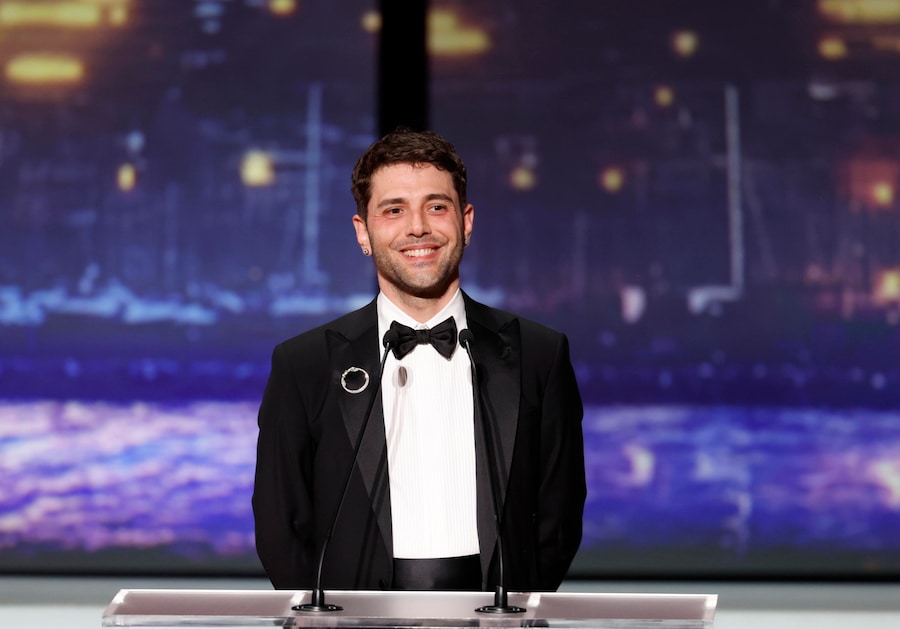 Xavier Dolan tiene un discorso durante la cerimonia di chiusura del 79° Festival di Cannes, a Cannes, in Francia, il 23 maggio 2026. Il festival si svolge dal 12 al 23 maggio 2026. EPA/SEBASTIEN NOGIER (EPA)