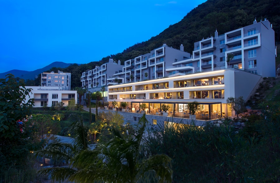 L’esclusivo hotel The View Lugano, sulla collina Paradiso, fa parte del Planhotel hospitality group guidato da Sara Rosso; vanta una spa e una piscina coperta molto grande, otre a un ristorante stellato