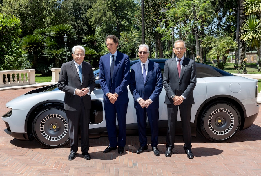 Roma - Il Presidente Sergio Mattarella con John Elkann e Piero Ferrari, rispettivamente Presidente e Vice Presidente - Amministratore Delegato di Ferrari Spa, accompagnati da Benedetto Vigna, Vice Presidente della Direzione Commerciale di Ferrari Spa, in occasione della presentazione della Ferrari "Luce". ((Foto di Paolo Giandotti - Ufficio per la Stampa e la Comunicazione della Presidenza della Repubblica))