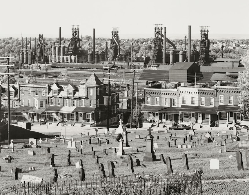 Paesaggi industriali: Autore: Bernd & Hilla Becher Titolo: Bethlehem, Pennsylvania, USA #: PSD-BHB-2005-118 Anno: 1986 Tecnica: Stampa ai sali d’argento (Copyright: Estate Bernd & Hilla Becher, rappresentato da Max Becher Courtesy Die Photographische Sammlung/SK Stiftung Kultur – Bernd & Hilla Becher Archiv, Colonia)