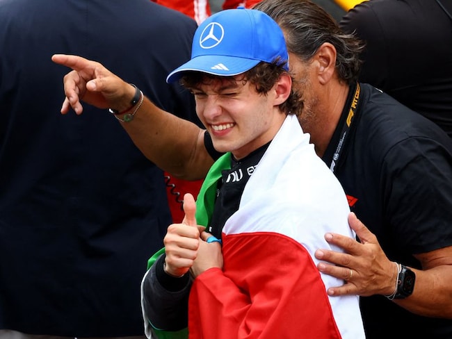 Kimi Antonelli trionfa a Monaco, quinta vittoria consecutiva per l’italiano
