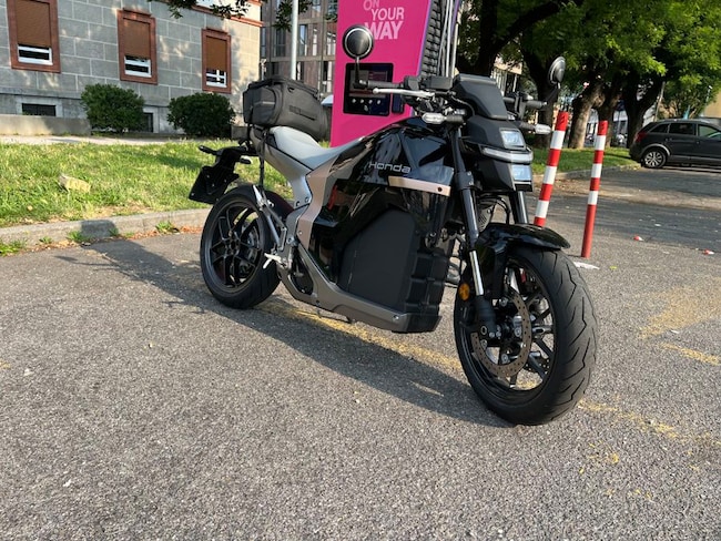 Honda Wn7, la prima moto elettrica della Casa dell’ala dorata