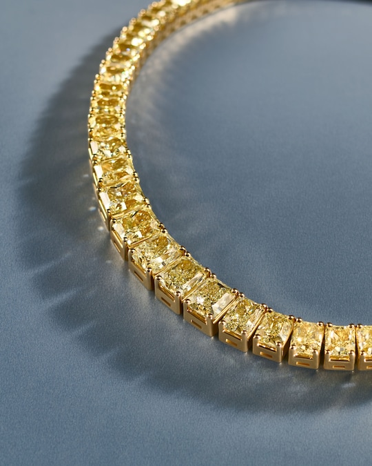 Fabio Collection High Jewelry. Collana one-of-a-kind in oro giallo con un degradé di diamanti color fancy intense yellow