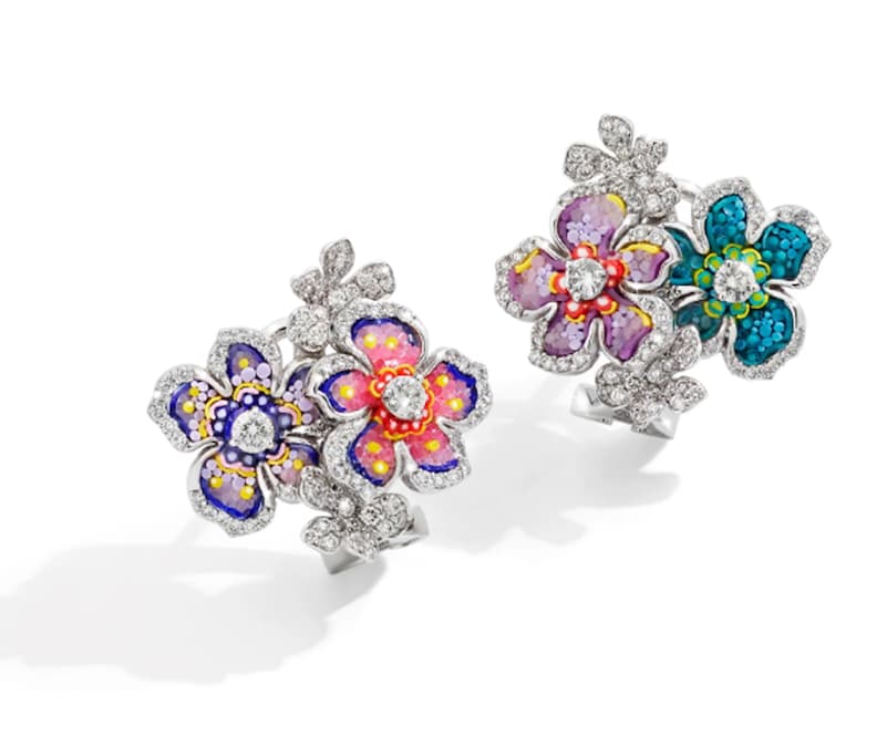 Sicis Jewels. Orecchini in oro bianco e diamanti con intarsi in micro mosaico, collezione Giardino