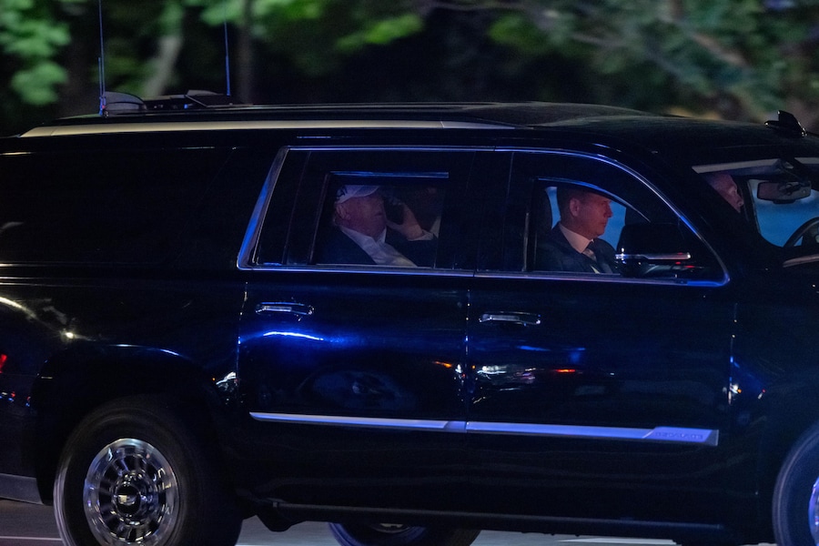 Il presidente degli Stati Uniti Donald Trump arriva alla Casa Bianca a Washington, D.C., USA, il 13 giugno 2026, poche ore prima del suo ottantesimo compleanno. EPA/Matt Kaminsky (EPA)
