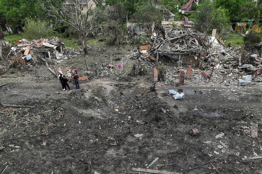 Una ripresa dal drone mostra le case di una zona residenziale danneggiate durante gli attacchi missilistici e con i droni russi, a Kiev. (REUTERS/Valentyn Ogirenko)