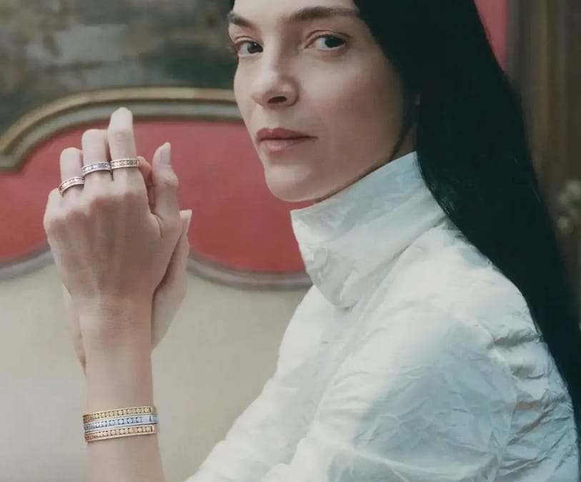 Damiani. Anelli a fascia con elementi geometrici coordinati ai bracciali rigidi, collezione Belle Époque in oro bianco, giallo e rosa