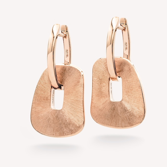 Mattioli. Orecchini Puzzle Solo maxi in oro rosa, con rigatura incisa a mano