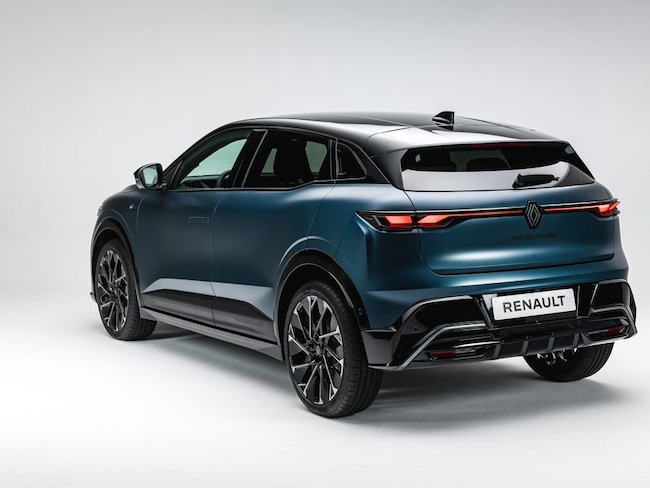 Megane E-Tech Electric, tutte le foto del restyling 2026