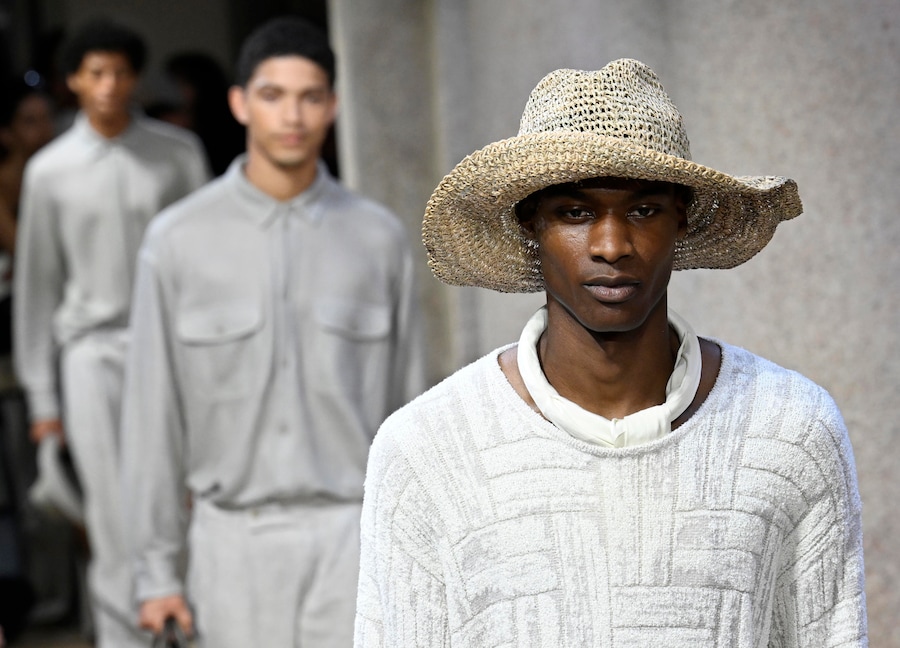 Giorgio Armani, la collezione per la PE 2027. (ANSA)