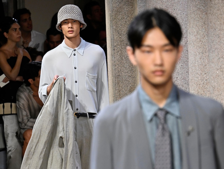 Giorgio Armani, la collezione per la PE 2027. (ANSA)