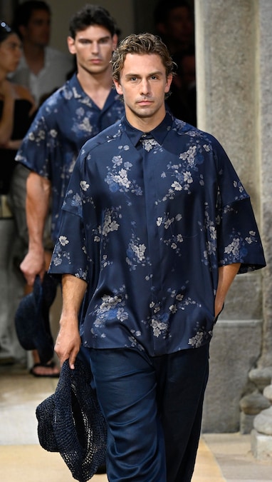 Giorgio Armani, la collezione per la PE 2027. (ANSA)