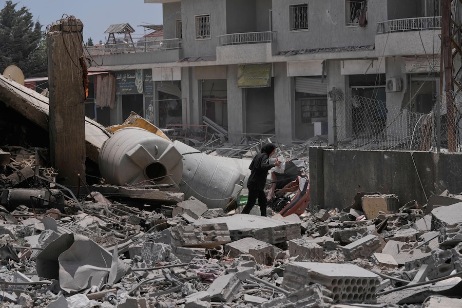 Un edificio distrutto nel villaggio di Maifadoun, nel Libano meridionale, lunedì 22 giugno 2026. (APN)