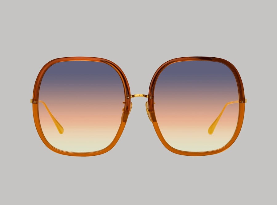 Occhiali con lente sfumata e montatura in oro 22 carati, Annie’s Ibiza x LINDA FARROW (695 €).