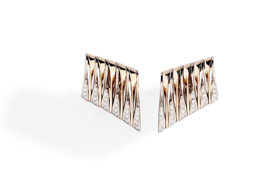 Orecchini Coucher du Soleil Endless, con diamanti su oro rosa e bianco, VHERNIER (11.600 €).
