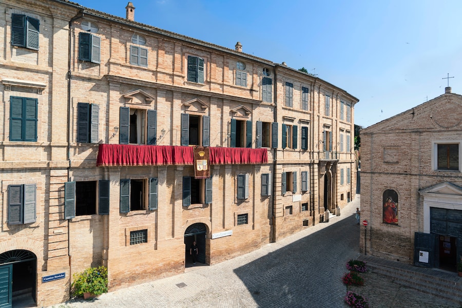 Palazzo Leopardi ,Piazzuola Sabato del Villaggio Recanati
