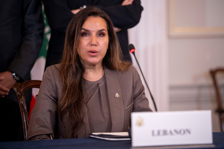 L'ambasciatrice del Libano negli Stati Uniti, Nada Hamadeh, interviene durante la cerimonia di firma dell'accordo quadro trilaterale presso il Dipartimento di Stato, venerdì 26 giugno 2026 a Washington. e (APN)