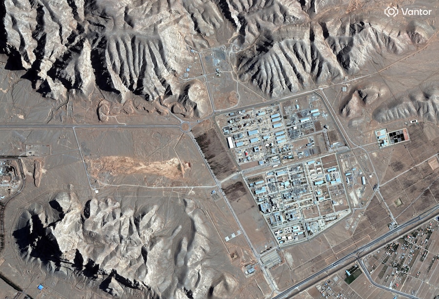 Una vista satellitare mostra una panoramica del complesso nucleare di Isfahan e delle gallerie adiacenti, a Isfahan, in Iran. (via REUTERS)