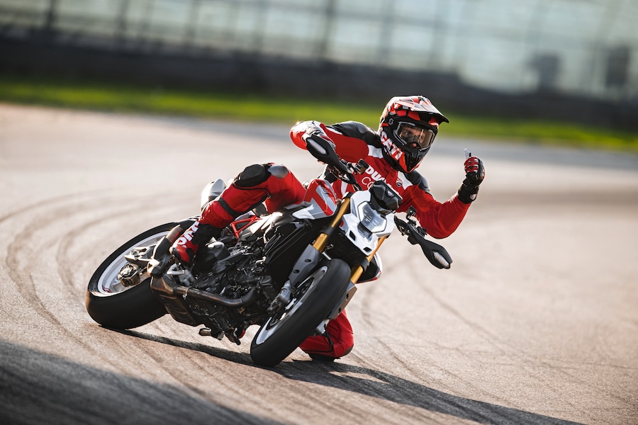 Ducati Hypermotard V2