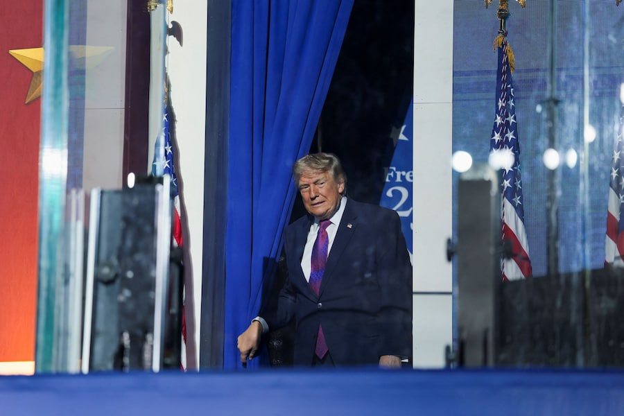 Il presidente degli Stati Uniti Donald Trump partecipa a una celebrazione per il 250° anniversario dell'indipendenza degli Stati Uniti, al Monte Rushmore a Keystone, nel South Dakota (Stati Uniti), il 3 luglio 2026. REUTERS/Kylie Cooper (REUTERS)