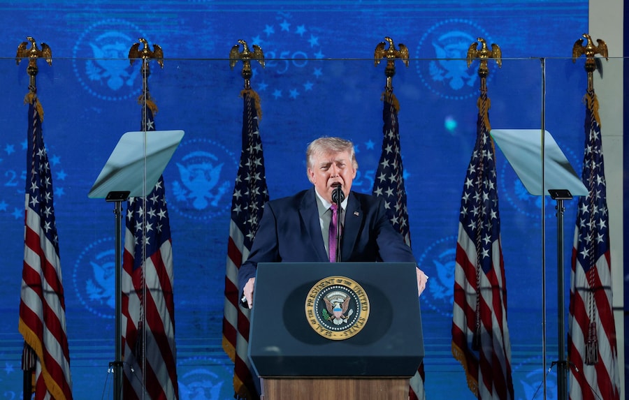 Il presidente degli Stati Uniti Donald Trump tiene un discorso durante una cerimonia per il 250° anniversario dell'indipendenza degli Stati Uniti, al Monte Rushmore a Keystone, nel South Dakota (Stati Uniti), il 3 luglio 2026. REUTERS/Kylie Cooper (REUTERS)