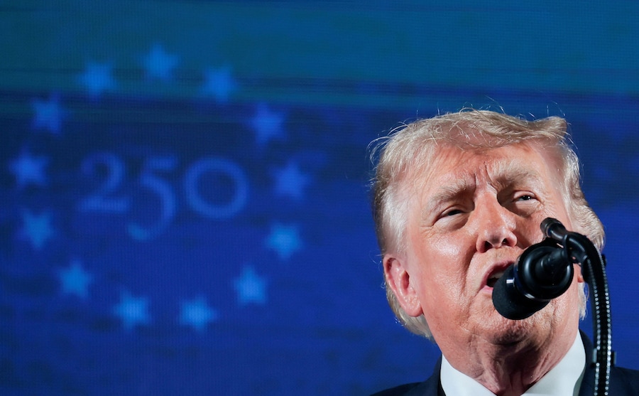 Il presidente degli Stati Uniti Donald Trump tiene un discorso durante una cerimonia per il 250° anniversario dell'indipendenza degli Stati Uniti, al Monte Rushmore a Keystone, nel South Dakota (Stati Uniti), il 3 luglio 2026. REUTERS/Kylie Cooper (REUTERS)