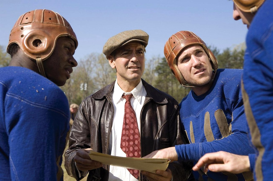 2008 - George Clooney sul set del film ''In amore niente regole'', commedia romantica ambientata nel mondo del football degli anni '20. (ANSA / JI)