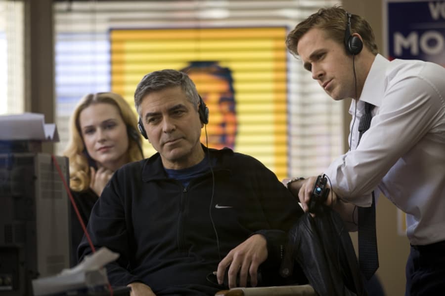 (da sinistra a destra) Evan Rachel Wood, il regista George Clooney e Ryan Gosling sul set del film “IDES OF MARCH” della Columbia Pictures. (ANSA/UFFICIO STAMPA)