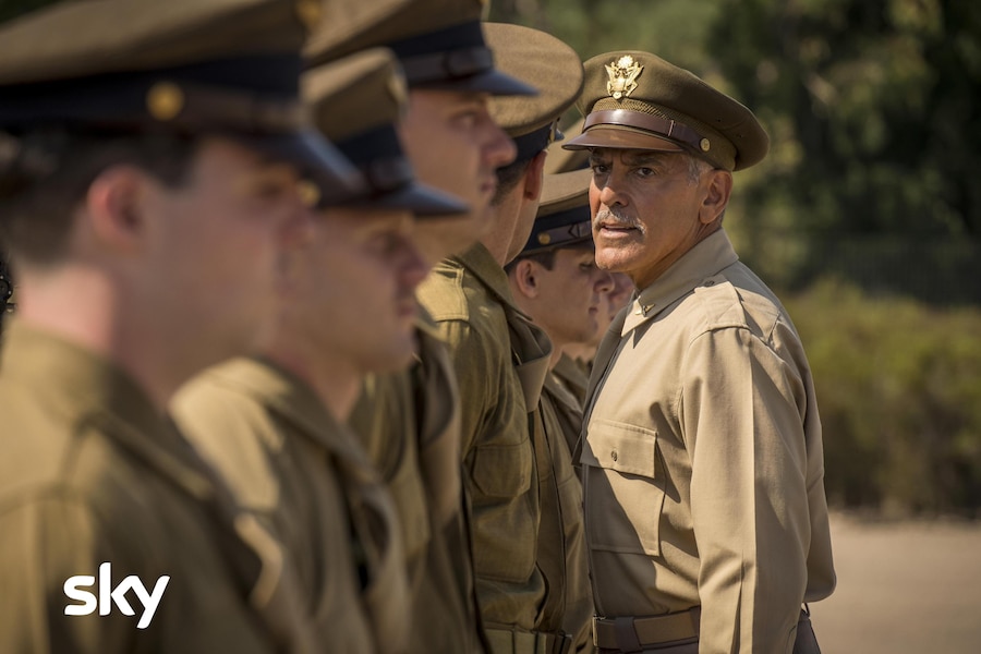 Catch 22 - Giovani piloti americani arrivano sul fronte e scoprono che la burocrazia è più letale del nemico. Scheisskopf (George Clooney), nella foto. (ANSA/ UFFICIO STAMPA)