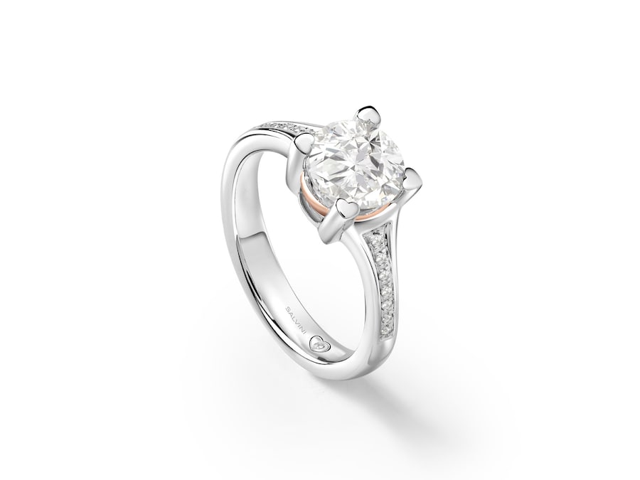 Salvini. Anello con diamante tondo taglio brillante, parte del progetto Solitari che celebra il 40° anniversario del brand
