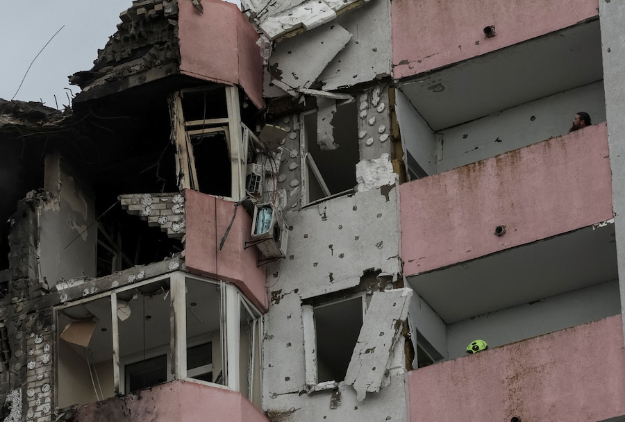 Un condominio colpito da un attacco con droni russi, nel contesto dell'offensiva russa contro l'Ucraina, a Kiev, Ucraina, l'8 luglio 2026. REUTERS/Yan Dobronosov (REUTERS)