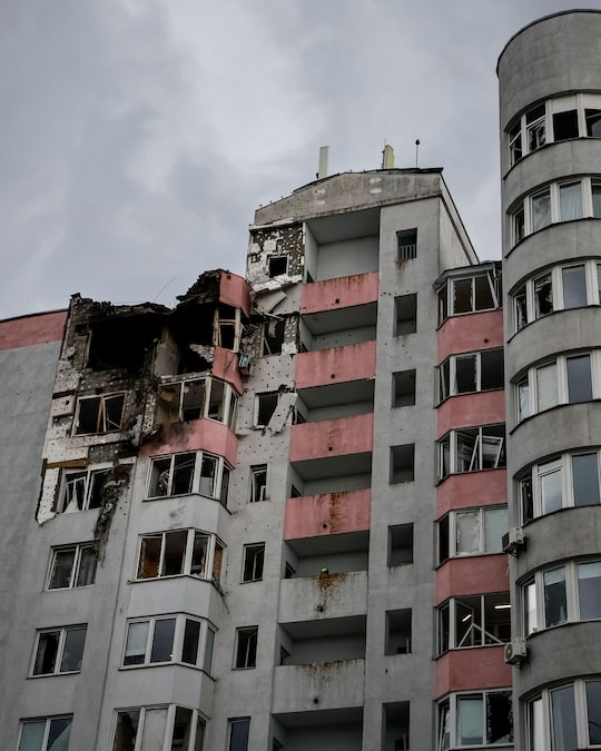 Un condominio colpito da un attacco con droni russi, nel contesto dell'offensiva russa contro l'Ucraina, a Kiev, Ucraina, l'8 luglio 2026. REUTERS/Yan Dobronosov (REUTERS)