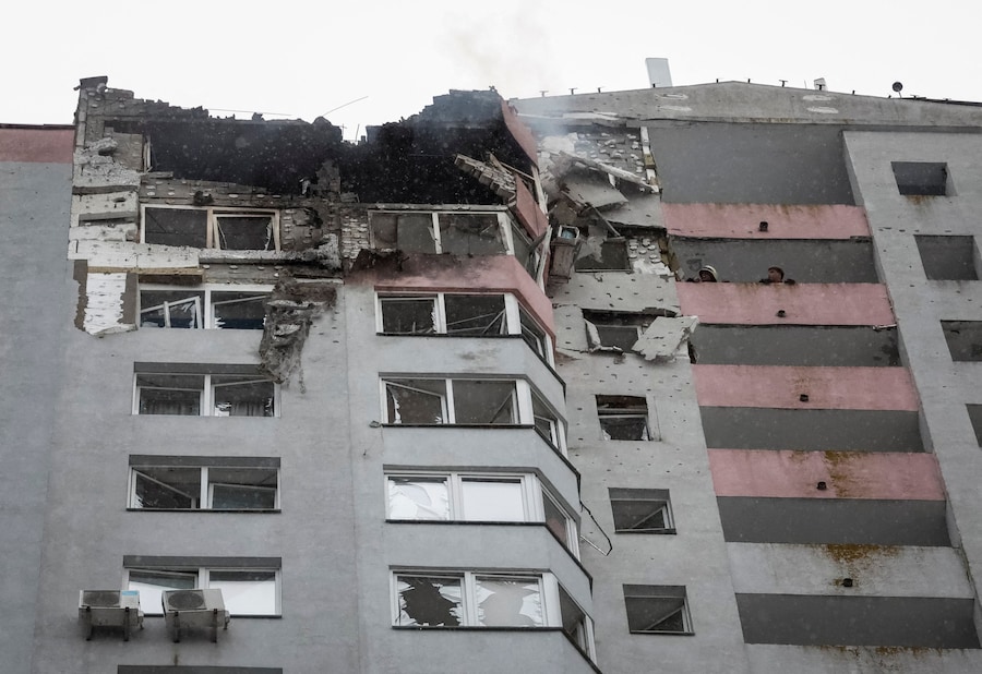 Un condominio colpito da un attacco con droni russi, nel contesto dell'offensiva russa contro l'Ucraina, a Kiev, Ucraina, l'8 luglio 2026. REUTERS/Yan Dobronosov (REUTERS)
