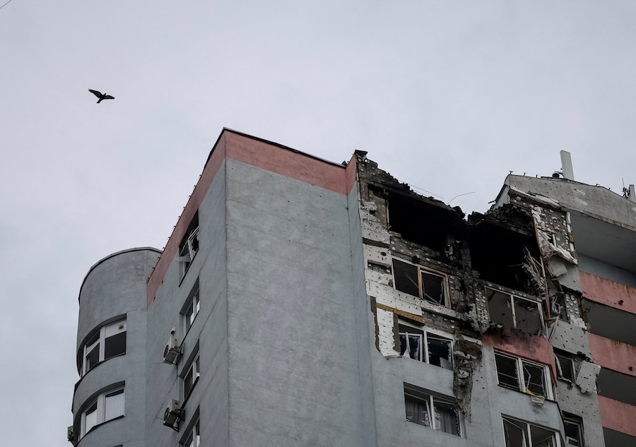 Danni a un condominio colpito da un attacco con droni russi, nel contesto dell'offensiva russa contro l'Ucraina, a Kiev, Ucraina, l'8 luglio 2026. REUTERS/Stringer (REUTERS)