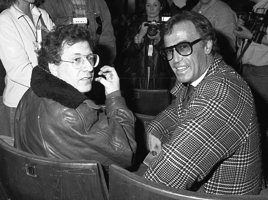 Franco Califano (S) e Peppino di Capri durante la conferenza stampa del Festival di Sanremo in una foto d'archivio. (ANSA)
