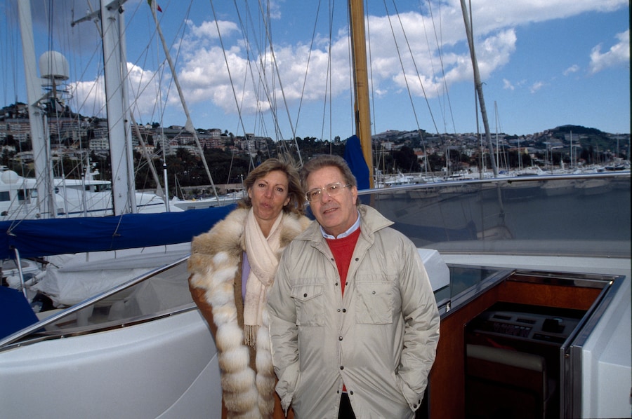 Anni' 90 - Peppino Di Capri con la moglie Roberta, fotografati insieme su una barca. (LaPresse archivio storico)