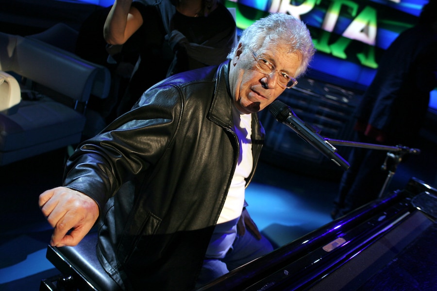 30 ottobre 2006 - Trasmissione Porta a Porta sulla fiction Capri in onda su Rai Uno. Nella foto Peppino Di Capri. (Cosima Scavolini/Lapresse)